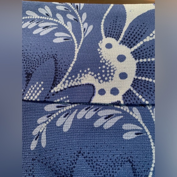 Ann Taylor loft, 100% silk blue and white skirt with side zipper. Size 10 - Picture 5 of 8